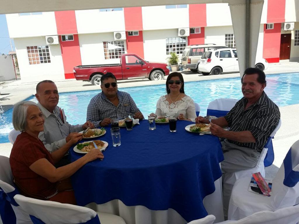 Hotel Pikeiro Blue Manta Buitenkant foto