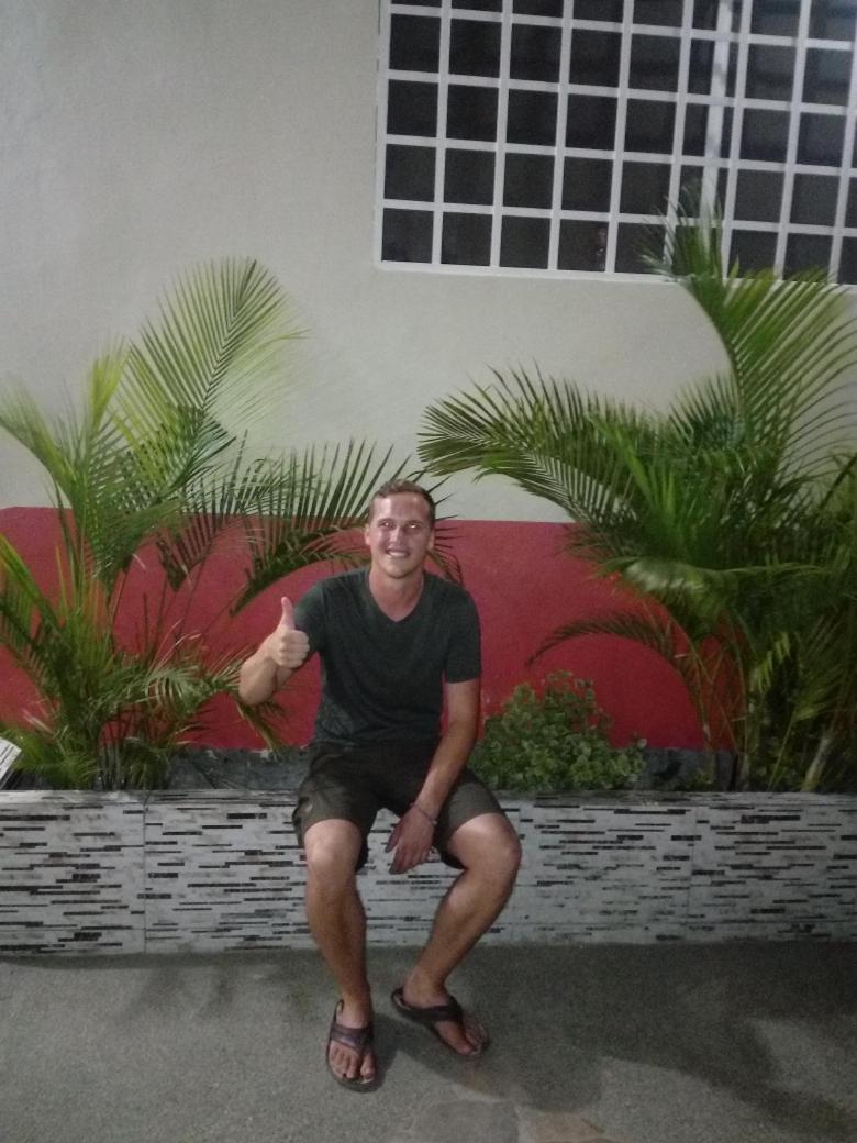 Hotel Pikeiro Blue Manta Buitenkant foto