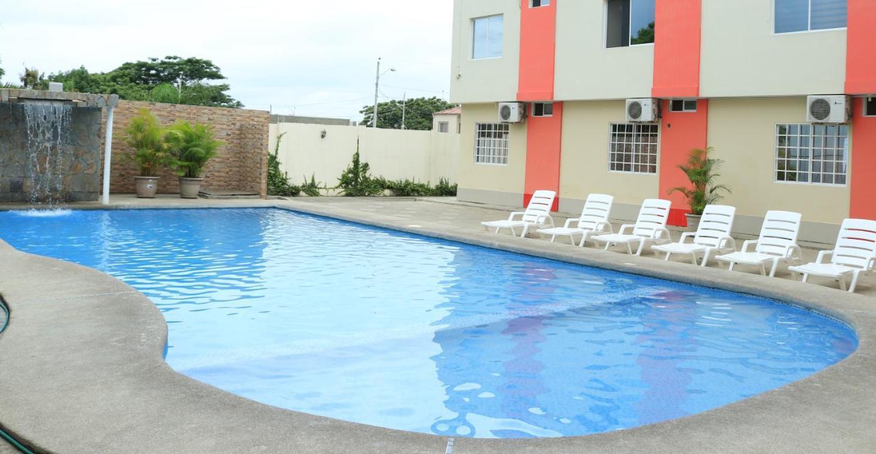 Hotel Pikeiro Blue Manta Buitenkant foto