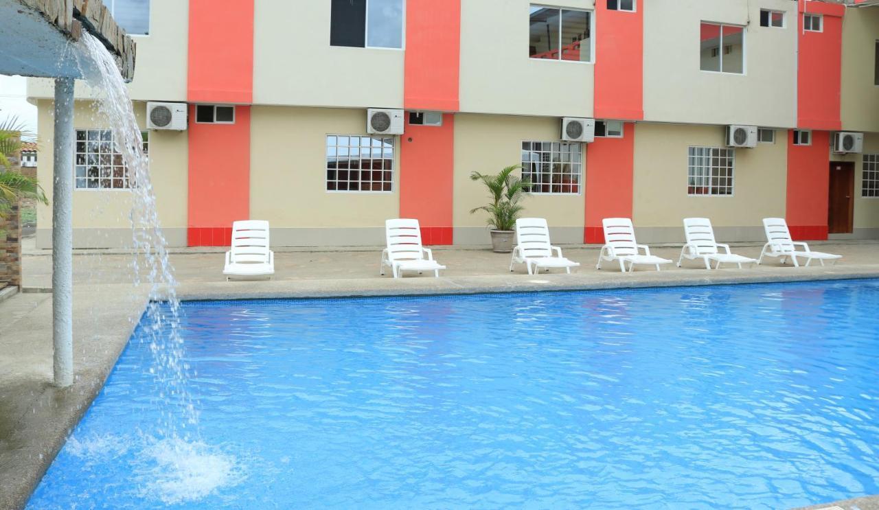 Hotel Pikeiro Blue Manta Buitenkant foto